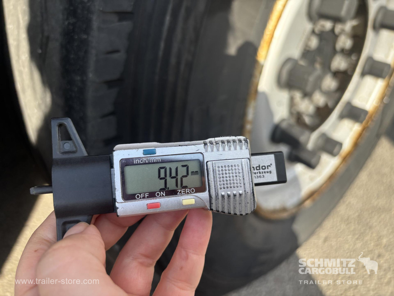 SCHMITZ Curtainsider Standard - Тентований напівпричіп: фото 4 SCHMITZ Curtainsider Standard - Тентований напівпричіп: фото 4