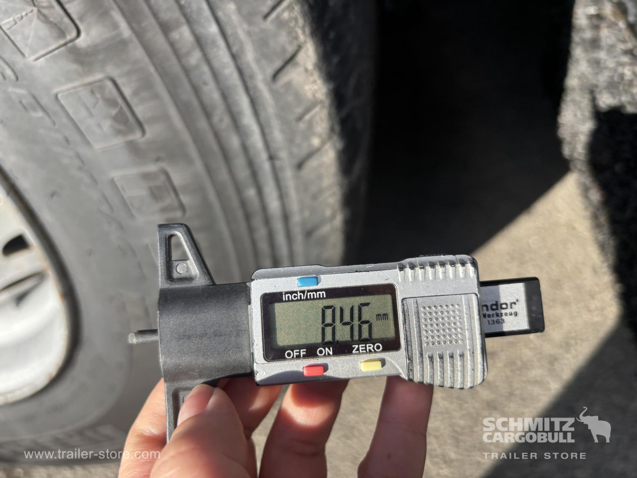 SCHMITZ Curtainsider Standard - Тентований напівпричіп: фото 3 SCHMITZ Curtainsider Standard - Тентований напівпричіп: фото 3