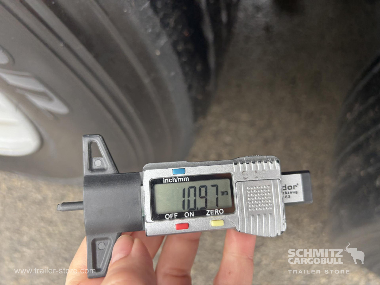 SCHMITZ Curtainsider Standard - Тентований напівпричіп: фото 2 SCHMITZ Curtainsider Standard - Тентований напівпричіп: фото 2