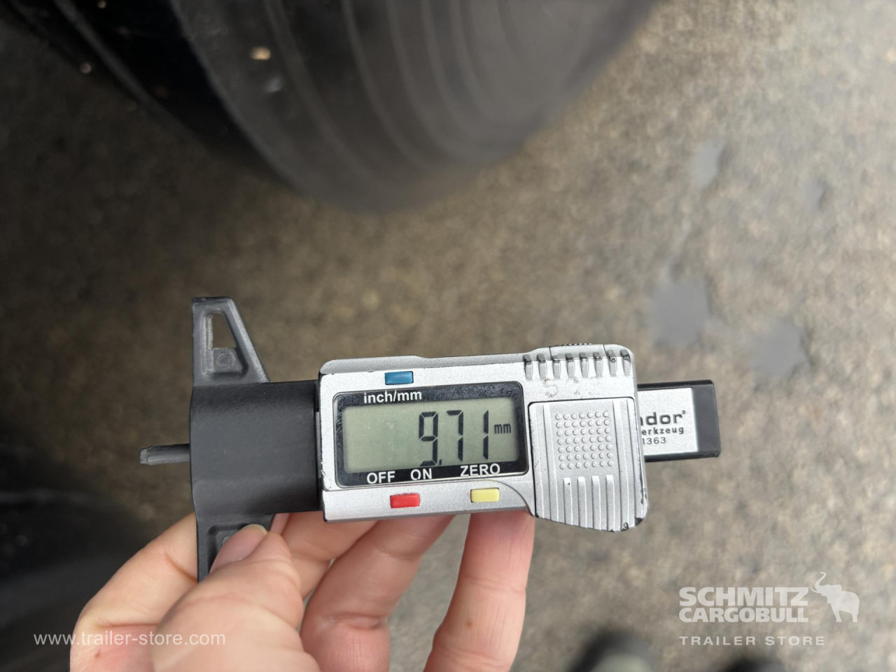 SCHMITZ Curtainsider Standard - Тентований напівпричіп: фото 3 SCHMITZ Curtainsider Standard - Тентований напівпричіп: фото 3