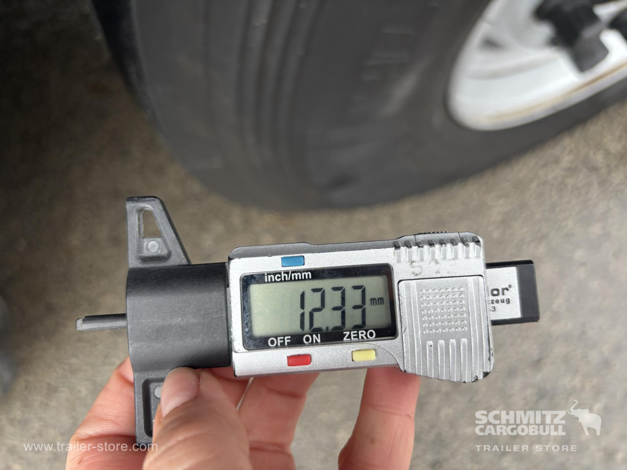 SCHMITZ Curtainsider Standard - Тентований напівпричіп: фото 3 SCHMITZ Curtainsider Standard - Тентований напівпричіп: фото 3