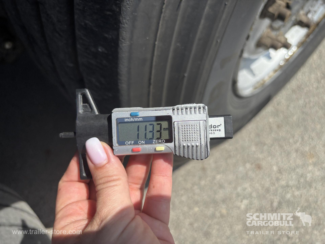 SCHMITZ Curtainsider Standard - Тентований напівпричіп: фото 3 SCHMITZ Curtainsider Standard - Тентований напівпричіп: фото 3