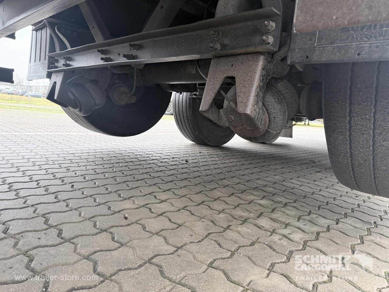 SCHMITZ Curtainsider Standard - Тентований напівпричіп: фото 2 SCHMITZ Curtainsider Standard - Тентований напівпричіп: фото 2