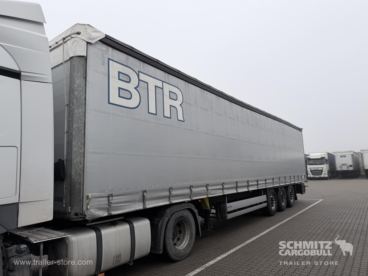 SCHMITZ Curtainsider Standard - Тентований напівпричіп: фото 4 SCHMITZ Curtainsider Standard - Тентований напівпричіп: фото 4