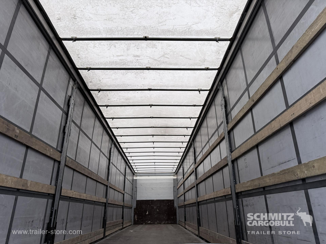SCHMITZ Curtainsider Standard - Тентований напівпричіп: фото 2 SCHMITZ Curtainsider Standard - Тентований напівпричіп: фото 2