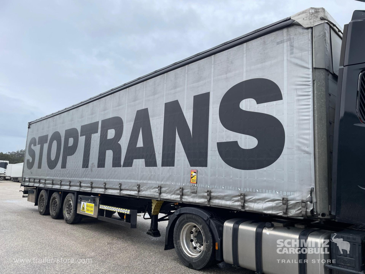 SCHMITZ Curtainsider Standard - Тентований напівпричіп: фото 1 SCHMITZ Curtainsider Standard - Тентований напівпричіп: фото 1