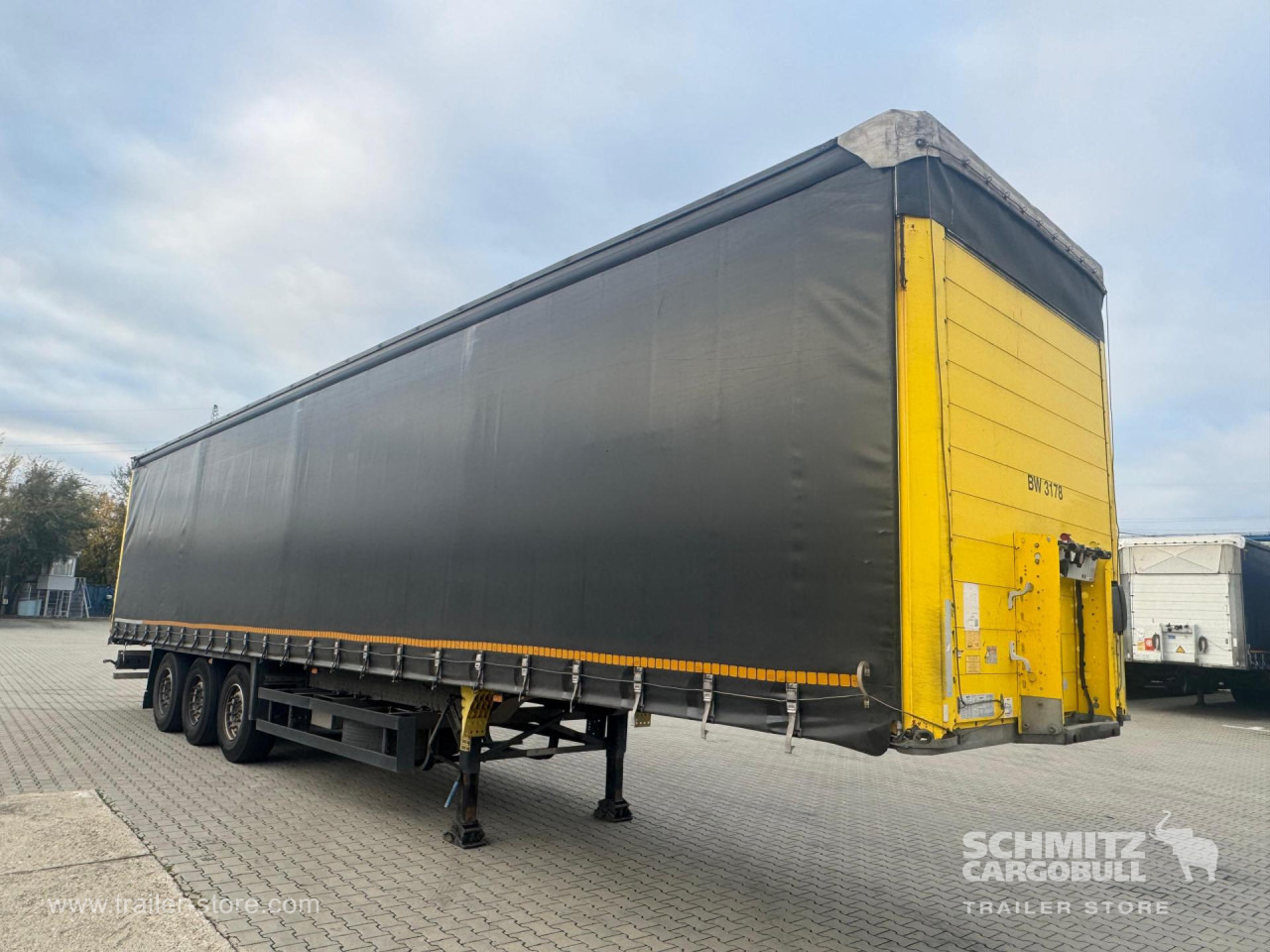 SCHMITZ Curtainsider Standard - Тентований напівпричіп: фото 1 SCHMITZ Curtainsider Standard - Тентований напівпричіп: фото 1