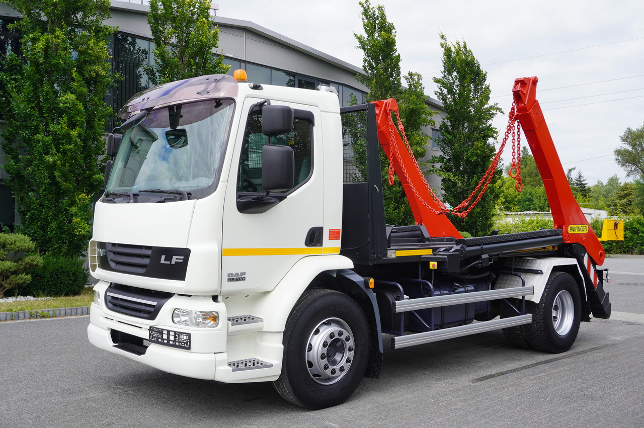 DAF LF 55.220 Skip loader GUIMA PALFINGER M14T - Скіповий навантажувач вантажівка: фото 1 DAF LF 55.220 Skip loader GUIMA PALFINGER M14T - Скіповий навантажувач вантажівка: фото 1