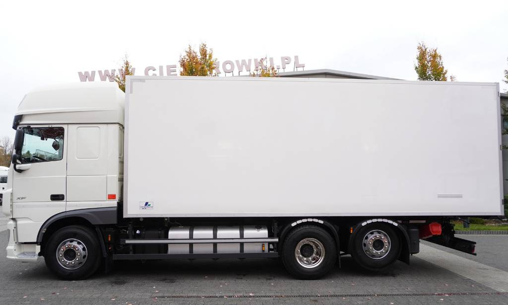 DAF XF 450 6×2 E6 / Refrigerator Lacapitaine / ATP/FRC to 2027 / 18 pallets - Рефрижератор вантажівка: фото 4 DAF XF 450 6×2 E6 / Refrigerator Lacapitaine / ATP/FRC to 2027 / 18 pallets - Рефрижератор вантажівка: фото 4
