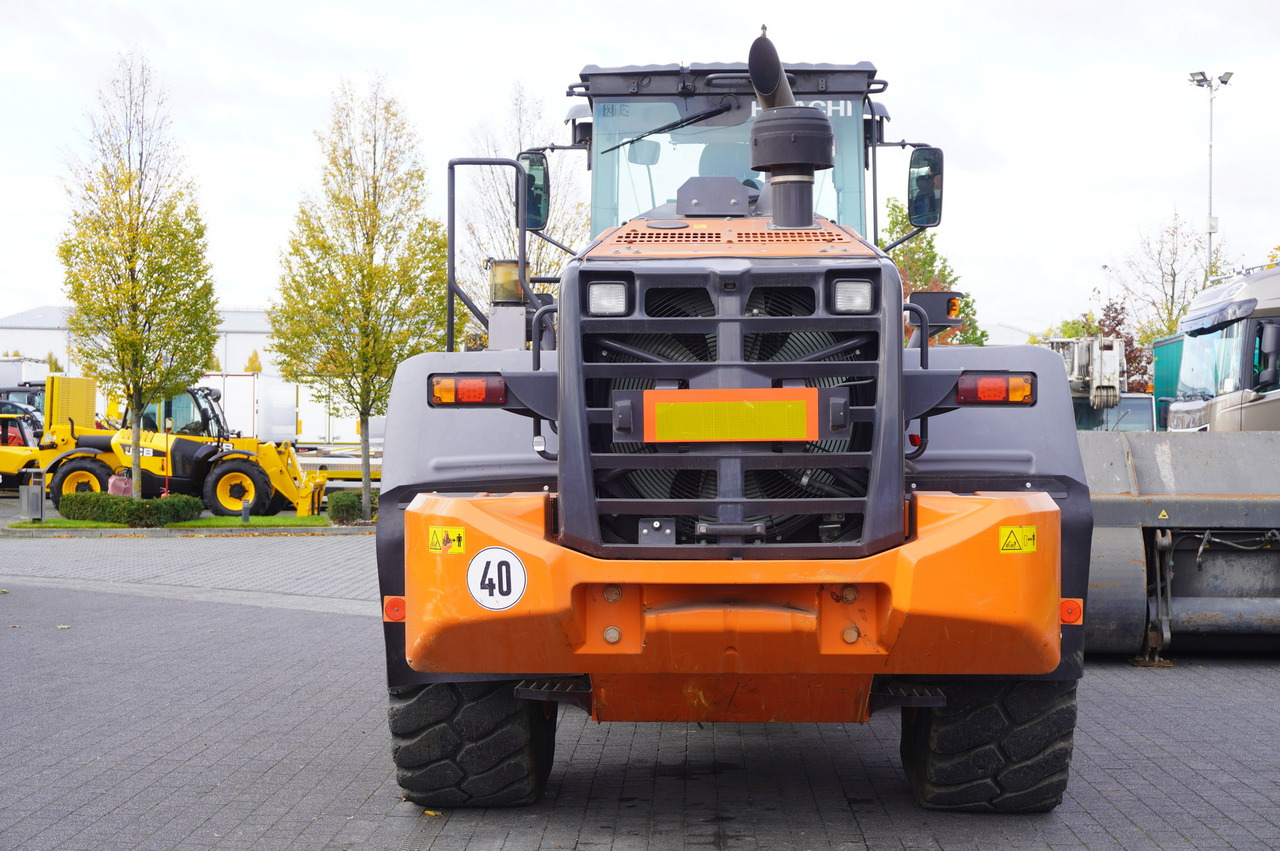 HITACHI ZW220 articulated loader / 2 buckets - Колісний навантажувач: фото 5 HITACHI ZW220 articulated loader / 2 buckets - Колісний навантажувач: фото 5