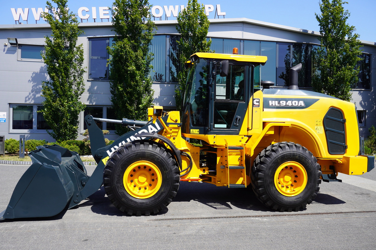 HYUNDAI HL940A articulated loader / year 2021 / weight 13.5t year of production 2021 - Колісний навантажувач: фото 3 HYUNDAI HL940A articulated loader / year 2021 / weight 13.5t year of production 2021 - Колісний навантажувач: фото 3