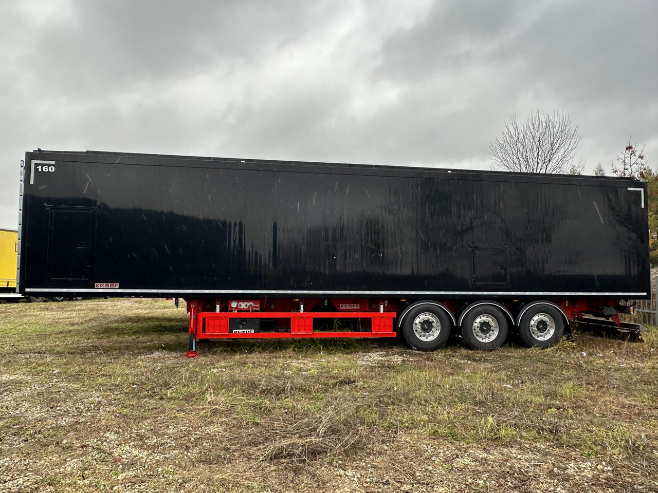 KEMPF SKM AK unloader 4 chambers with lower chute / capacity 65 m3 / 12 pieces - Самоскид напівпричіп: фото 1 KEMPF SKM AK unloader 4 chambers with lower chute / capacity 65 m3 / 12 pieces - Самоскид напівпричіп: фото 1