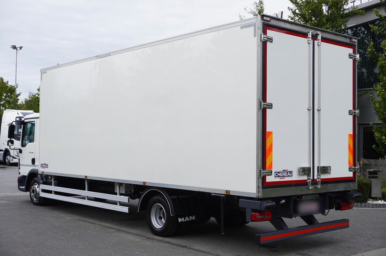 MAN TGL 12.190 / CHEREAU Refrigerator 18 PAL multitemperature / Thermoking T-1200R / 100,000 km - Рефрижератор вантажівка: фото 4 MAN TGL 12.190 / CHEREAU Refrigerator 18 PAL multitemperature / Thermoking T-1200R / 100,000 km - Рефрижератор вантажівка: фото 4