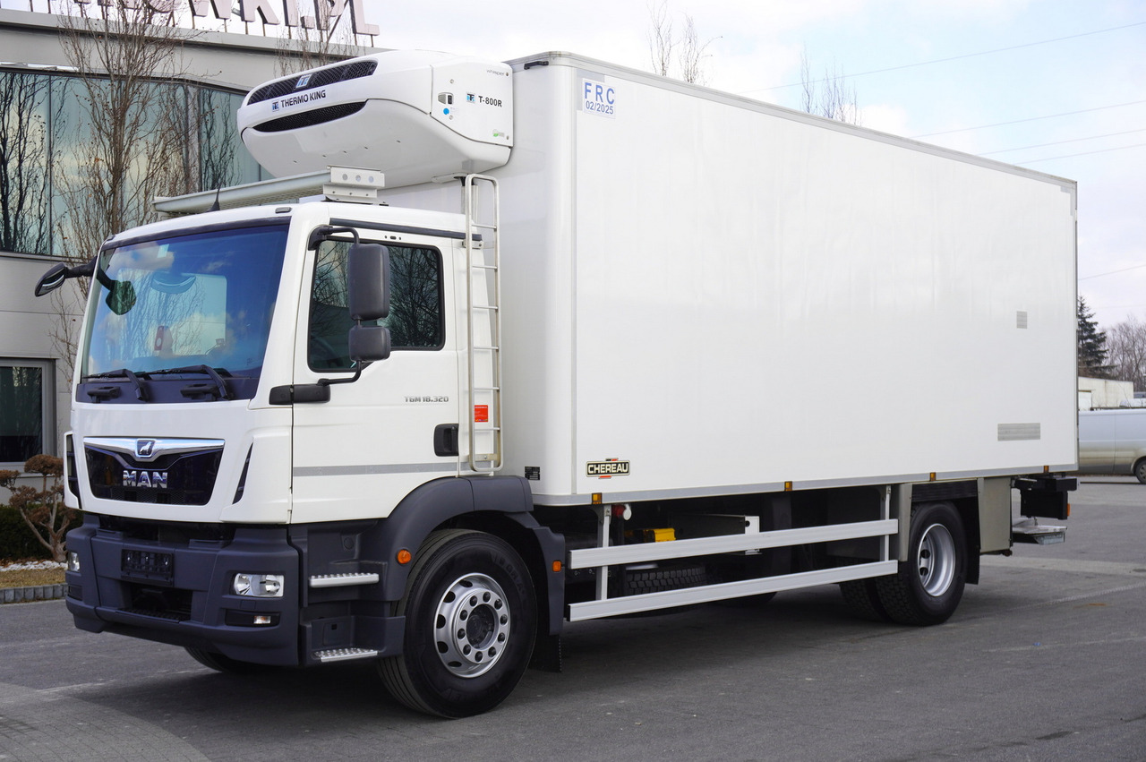 MAN TGM 18.320 / CHEREAU meat hook refrigerator / Carcass elevator - Рефрижератор вантажівка: фото 2 MAN TGM 18.320 / CHEREAU meat hook refrigerator / Carcass elevator - Рефрижератор вантажівка: фото 2