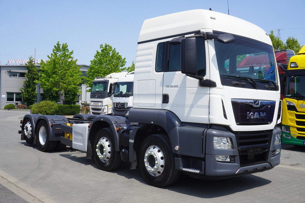 MAN TGS 35.420 8×2 / Chassis 6.4 m / 3 steered axles - Вантажівка з маніпулятором: фото 4 MAN TGS 35.420 8×2 / Chassis 6.4 m / 3 steered axles - Вантажівка з маніпулятором: фото 4