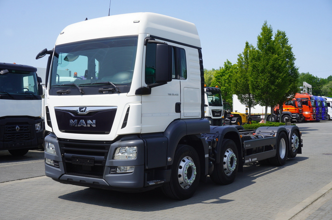 MAN TGS 35.420 8x2 / Chassis 6.4 m / 3 steered axles - Вантажівка з маніпулятором: фото 2 MAN TGS 35.420 8x2 / Chassis 6.4 m / 3 steered axles - Вантажівка з маніпулятором: фото 2