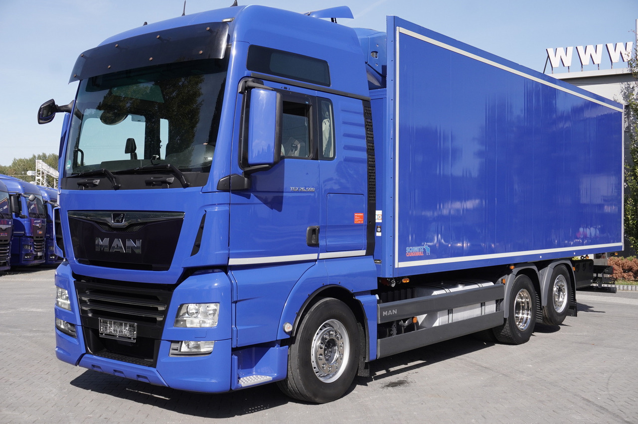 MAN TGX 26.500 E6 XXL / Schmitz 19 pallets / Thermoking / steering axle - Рефрижератор вантажівка: фото 1 MAN TGX 26.500 E6 XXL / Schmitz 19 pallets / Thermoking / steering axle - Рефрижератор вантажівка: фото 1