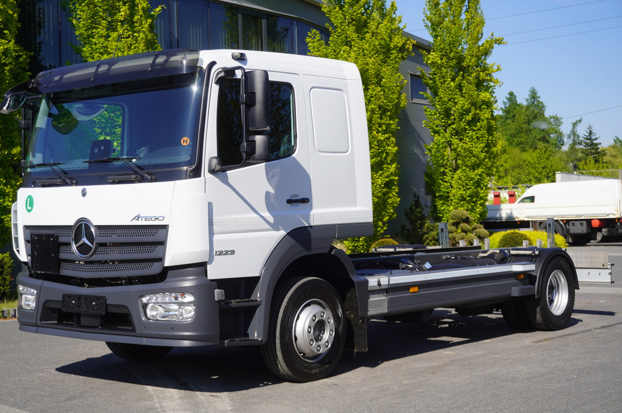 MERCEDES-BENZ 1223 / Full ADR / 440 cm chassis / Sleeper cab / 175 tho. km - Вантажівка шасі: фото 1 MERCEDES-BENZ 1223 / Full ADR / 440 cm chassis / Sleeper cab / 175 tho. km - Вантажівка шасі: фото 1