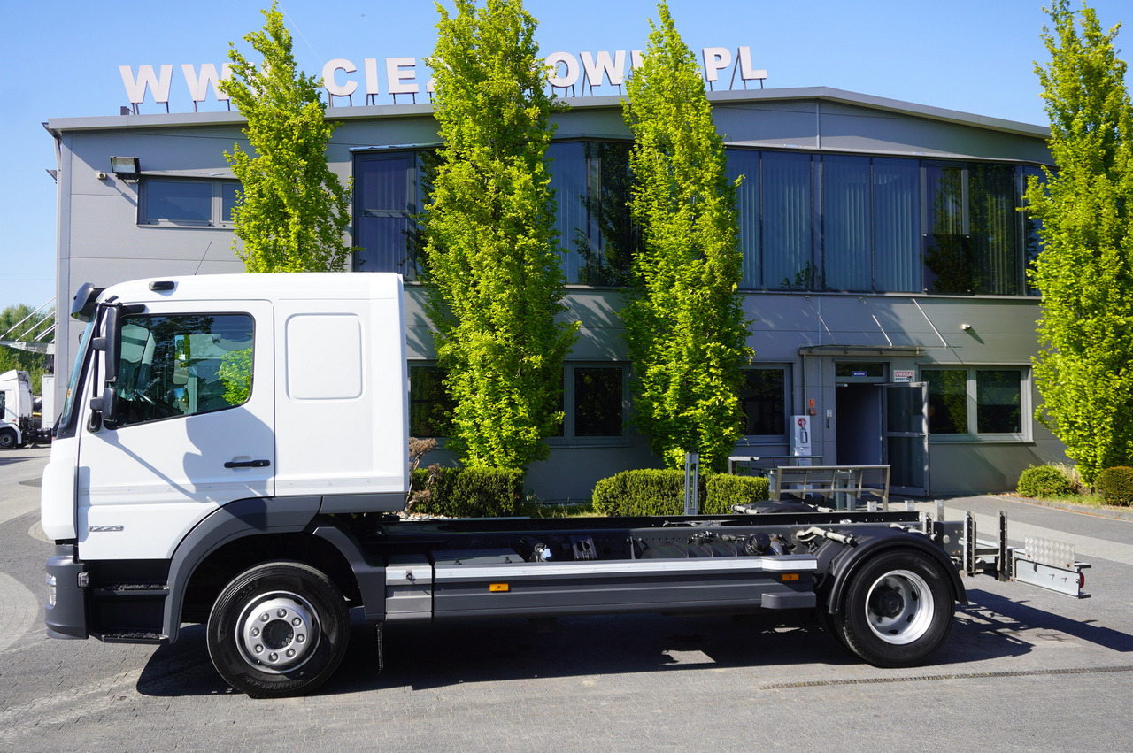 MERCEDES-BENZ 1223 / Full ADR / 440 cm chassis / Sleeper cab / 175 tho. km - Вантажівка шасі: фото 4 MERCEDES-BENZ 1223 / Full ADR / 440 cm chassis / Sleeper cab / 175 tho. km - Вантажівка шасі: фото 4