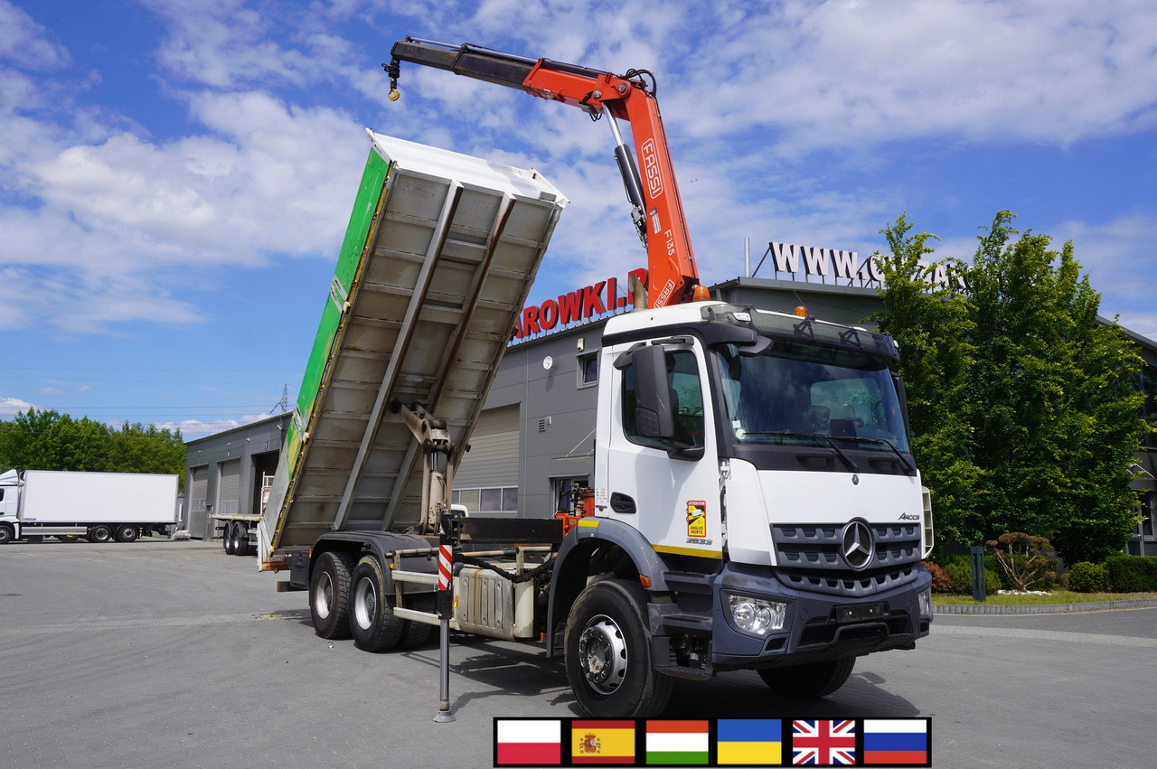 MERCEDES-BENZ AROCS 2633 6x4 / 5.5 T crane FASSI F135 / Tipper 15 EPAL - Самоскид вантажівка, Вантажівка з маніпулятором: фото 1 MERCEDES-BENZ AROCS 2633 6x4 / 5.5 T crane FASSI F135 / Tipper 15 EPAL - Самоскид вантажівка, Вантажівка з маніпулятором: фото 1