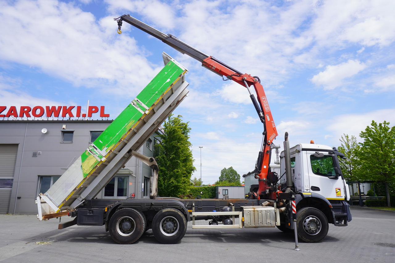 MERCEDES-BENZ AROCS 2633 6x4 / 5.5 T crane FASSI F135 / Tipper 15 EPAL - Вантажівка з маніпулятором: фото 4 MERCEDES-BENZ AROCS 2633 6x4 / 5.5 T crane FASSI F135 / Tipper 15 EPAL - Вантажівка з маніпулятором: фото 4