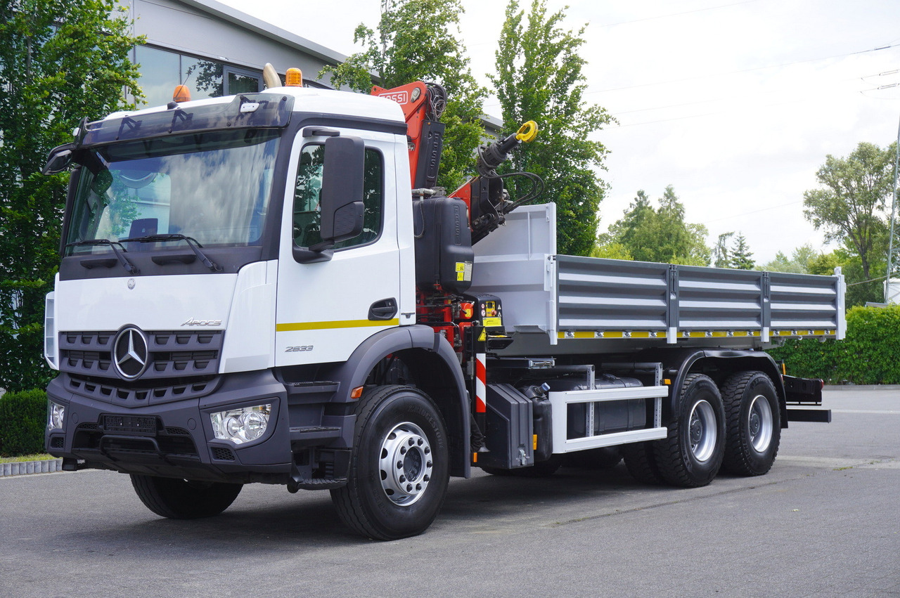 MERCEDES-BENZ AROCS 2633 6x4 / 5.5 T crane FASSI F135 / Tipper 15 EPAL - Вантажівка з маніпулятором: фото 2 MERCEDES-BENZ AROCS 2633 6x4 / 5.5 T crane FASSI F135 / Tipper 15 EPAL - Вантажівка з маніпулятором: фото 2