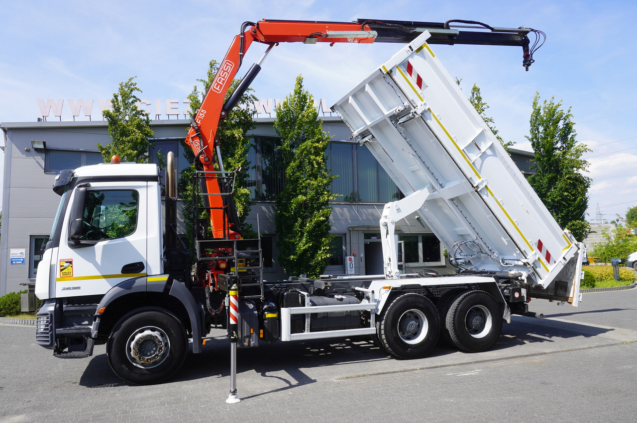 MERCEDES-BENZ AROCS 2636 / Fassi F155A.0.22 crane 6t / 120 tho. km / 3-sided dump truck / 2 x Bordmatic - Вантажівка з маніпулятором: фото 5 MERCEDES-BENZ AROCS 2636 / Fassi F155A.0.22 crane 6t / 120 tho. km / 3-sided dump truck / 2 x Bordmatic - Вантажівка з маніпулятором: фото 5