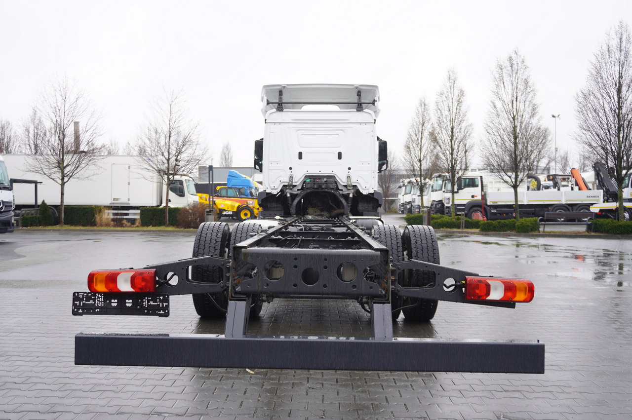 MERCEDES-BENZ Actros 1824 / 9.1 m chassis / ADR AT / sleeping cabin - Вантажівка шасі: фото 4 MERCEDES-BENZ Actros 1824 / 9.1 m chassis / ADR AT / sleeping cabin - Вантажівка шасі: фото 4