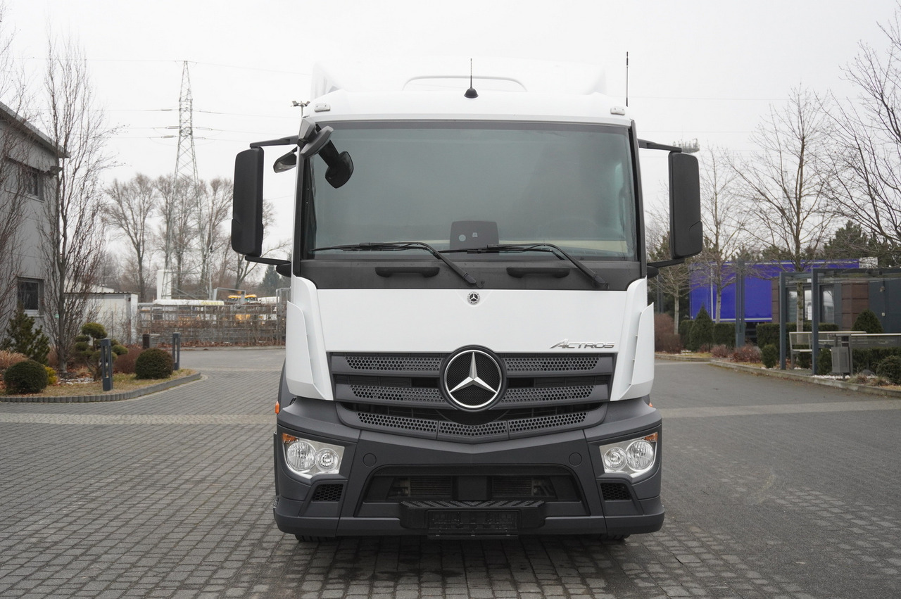 Вантажівка шасі MERCEDES-BENZ Actros 1824 / 9.1 m chassis / sleeping cabin: фото 8