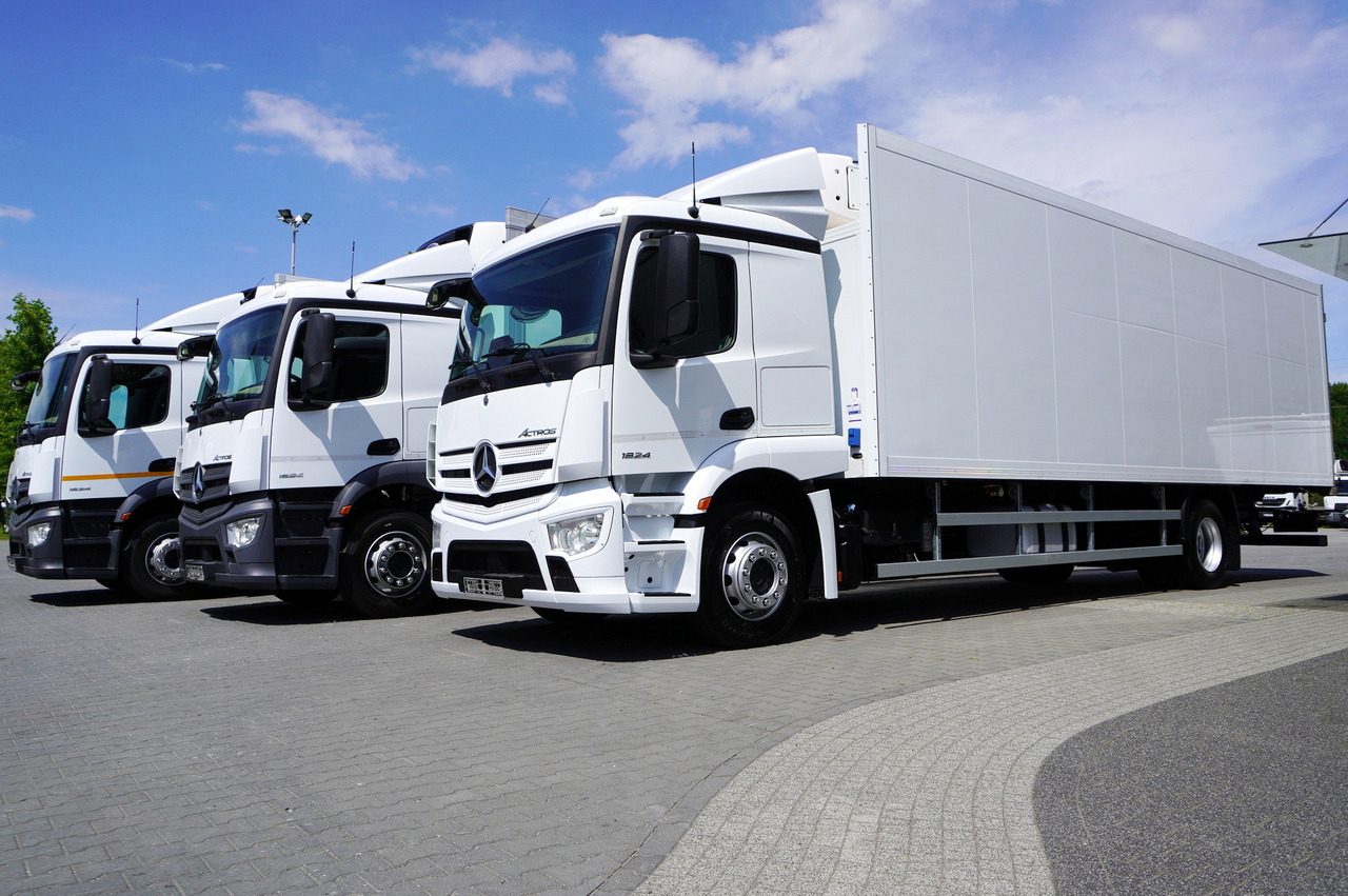 MERCEDES-BENZ Actros 1824 / Refrigerator 22 EPAL / Carrier Supra 1250 / Sleeping cabin / 3 units - Рефрижератор вантажівка: фото 5 MERCEDES-BENZ Actros 1824 / Refrigerator 22 EPAL / Carrier Supra 1250 / Sleeping cabin / 3 units - Рефрижератор вантажівка: фото 5