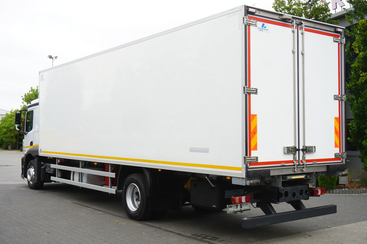 MERCEDES-BENZ Actros 1824 / Refrigerator 22 EPAL / Carrier Supra 950 / Sleeping cabin - Рефрижератор вантажівка: фото 2 MERCEDES-BENZ Actros 1824 / Refrigerator 22 EPAL / Carrier Supra 950 / Sleeping cabin - Рефрижератор вантажівка: фото 2