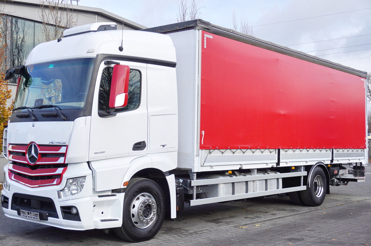 MERCEDES-BENZ Actros 1835 E6 4×2 / Curtainsider 21 pallets / tail lift 1.5t - Тентована вантажівка: фото 1 MERCEDES-BENZ Actros 1835 E6 4×2 / Curtainsider 21 pallets / tail lift 1.5t - Тентована вантажівка: фото 1