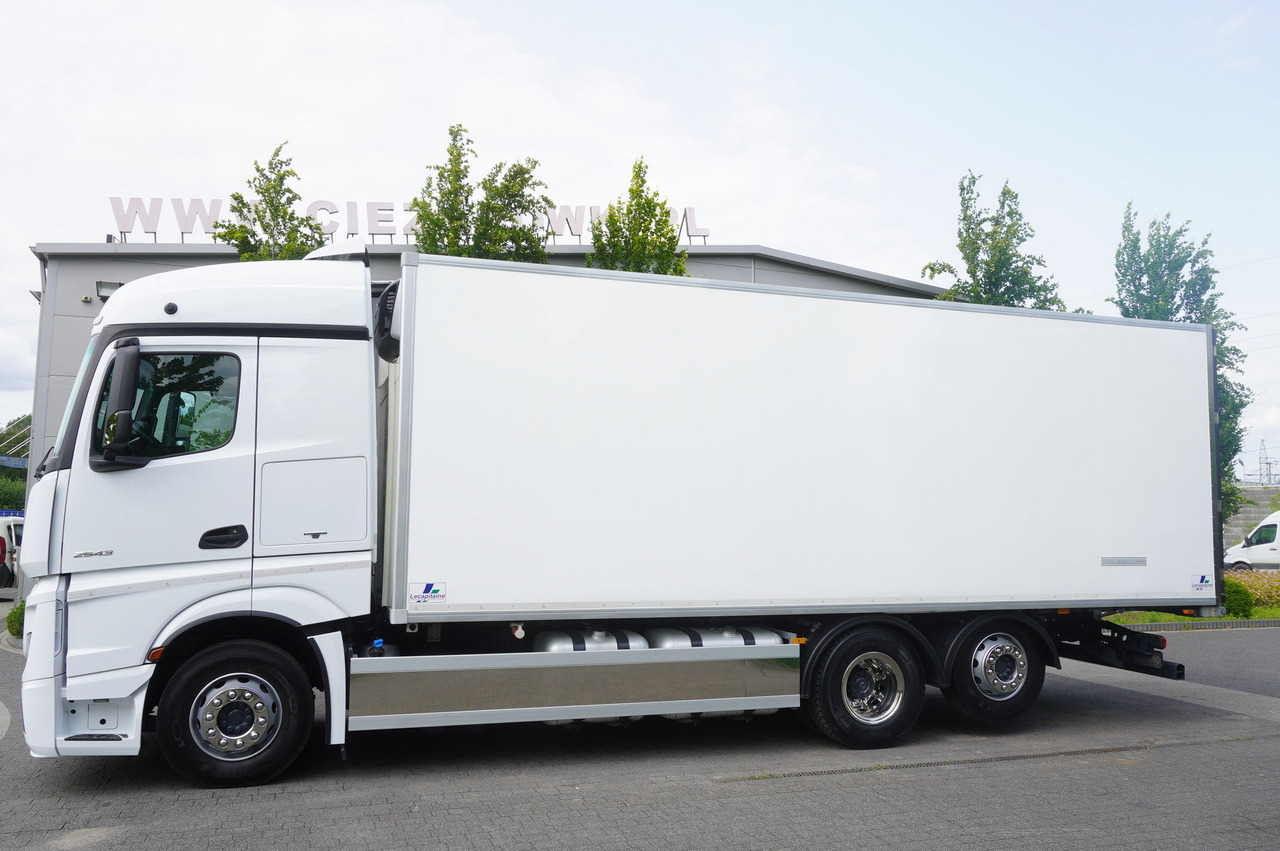 MERCEDES-BENZ Actros 2543 / Lecapitaine Refrigerator Multitemperature / Carrier Supra 950 MT - Рефрижератор вантажівка: фото 2 MERCEDES-BENZ Actros 2543 / Lecapitaine Refrigerator Multitemperature / Carrier Supra 950 MT - Рефрижератор вантажівка: фото 2
