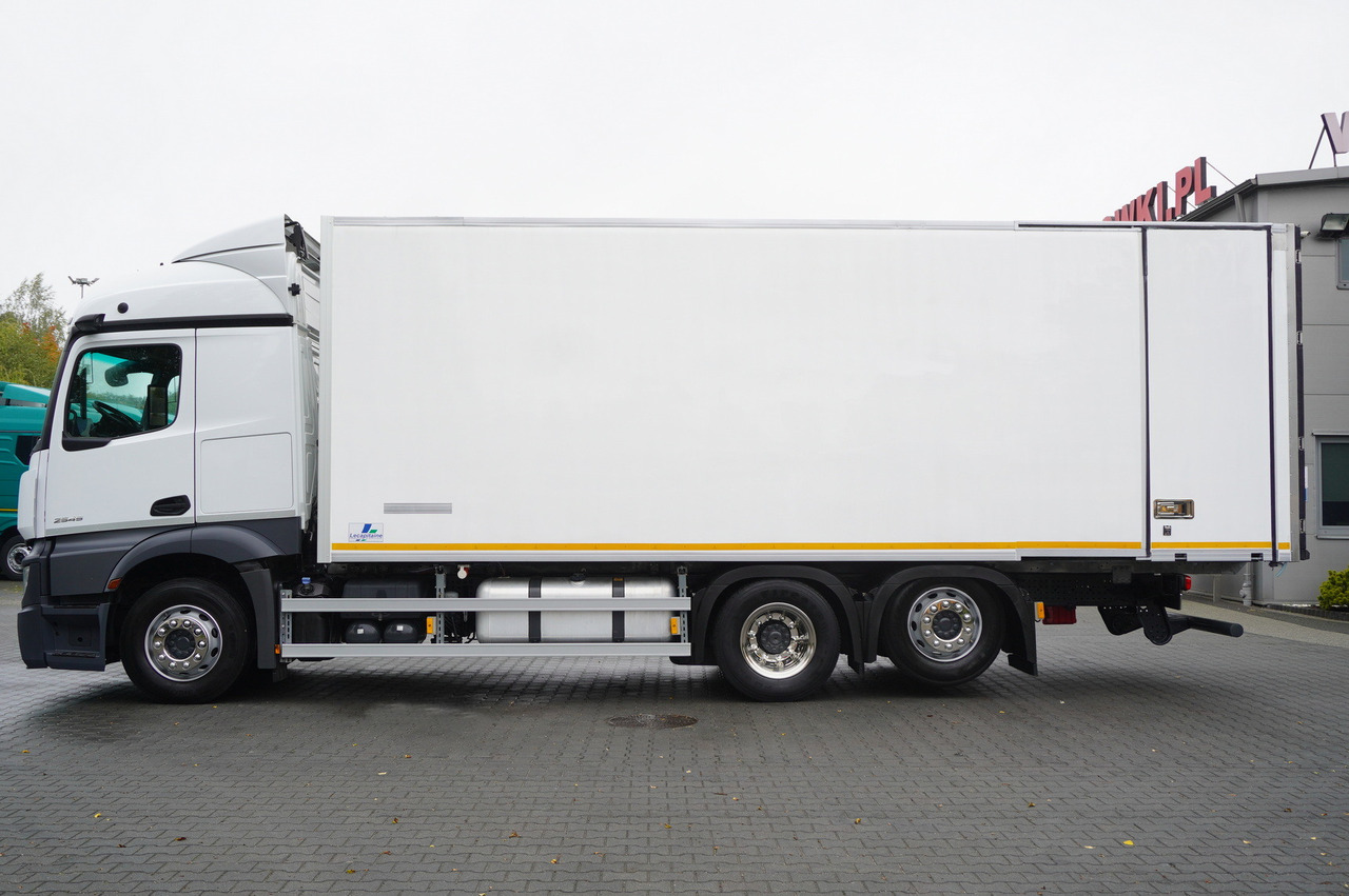 MERCEDES-BENZ Actros 2545 MP5 / Lecapitaine 18 EPAL refrigerator / Bitemperature / Carrier Supra 850 MT / ADR AT - Рефрижератор вантажівка: фото 2 MERCEDES-BENZ Actros 2545 MP5 / Lecapitaine 18 EPAL refrigerator / Bitemperature / Carrier Supra 850 MT / ADR AT - Рефрижератор вантажівка: фото 2