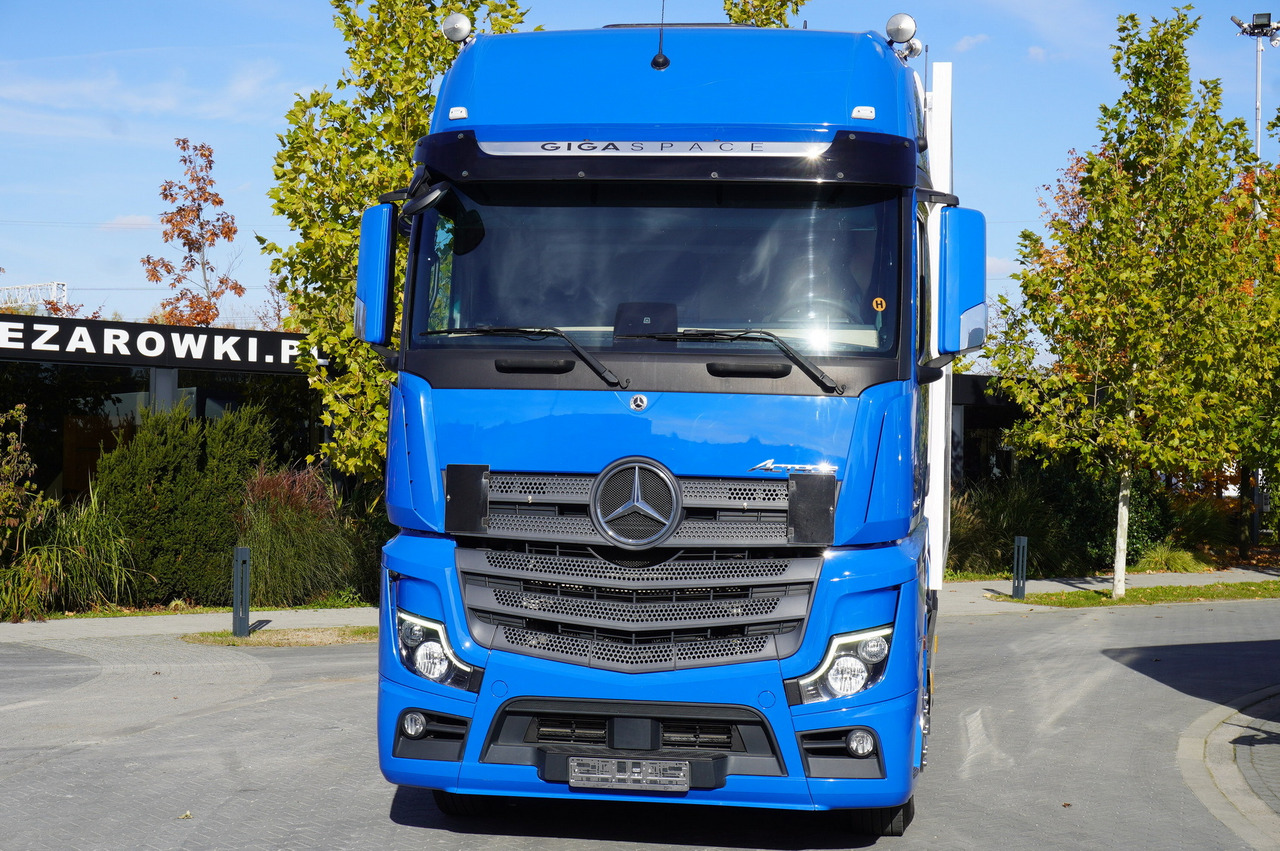 MERCEDES-BENZ Actros 2548 E6 / GIGA / Cab Lounge chair / Lamberet Refrigerator / Carrier Supra 950 - Рефрижератор вантажівка: фото 5 MERCEDES-BENZ Actros 2548 E6 / GIGA / Cab Lounge chair / Lamberet Refrigerator / Carrier Supra 950 - Рефрижератор вантажівка: фото 5