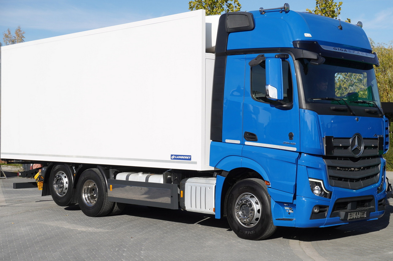 MERCEDES-BENZ Actros 2548 E6 / GIGA / Cab Lounge chair / Lamberet Refrigerator / Carrier Supra 950 - Рефрижератор вантажівка: фото 2 MERCEDES-BENZ Actros 2548 E6 / GIGA / Cab Lounge chair / Lamberet Refrigerator / Carrier Supra 950 - Рефрижератор вантажівка: фото 2