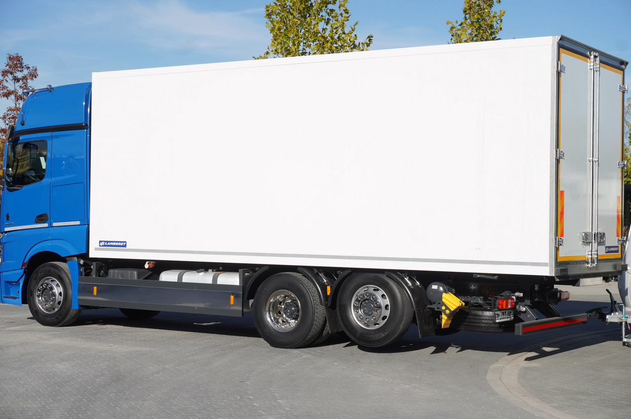 MERCEDES-BENZ Actros 2548 E6 / GIGA / Cab Lounge chair / Lamberet Refrigerator / Carrier Supra 950 - Рефрижератор вантажівка: фото 4 MERCEDES-BENZ Actros 2548 E6 / GIGA / Cab Lounge chair / Lamberet Refrigerator / Carrier Supra 950 - Рефрижератор вантажівка: фото 4