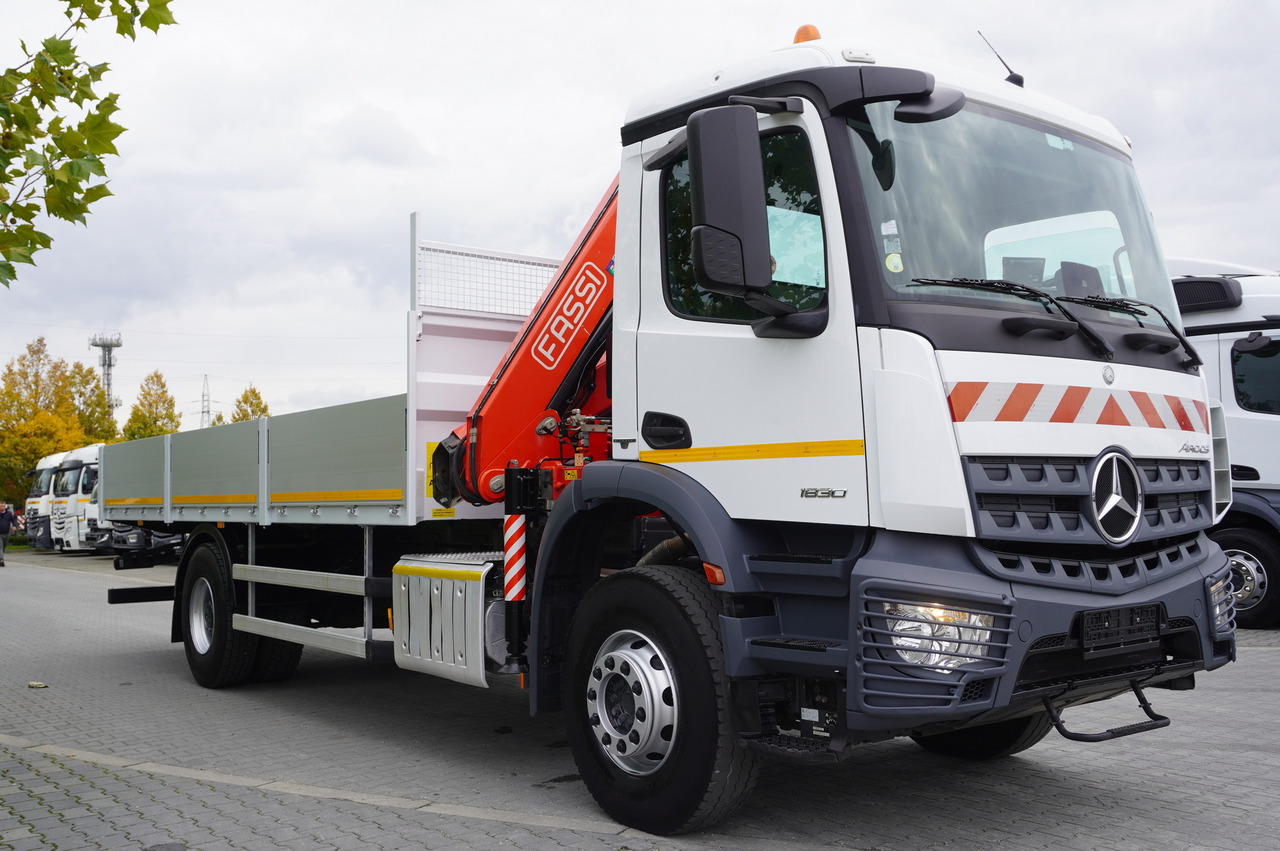 MERCEDES-BENZ Arocs 1830 / Flatbed 16 EPAL / HDS Fassi 155 / Reach 8 m / Load capacity 6160 kg - Бортова вантажівка/ Платформа, Вантажівка з маніпулятором: фото 2 MERCEDES-BENZ Arocs 1830 / Flatbed 16 EPAL / HDS Fassi 155 / Reach 8 m / Load capacity 6160 kg - Бортова вантажівка/ Платформа, Вантажівка з маніпулятором: фото 2