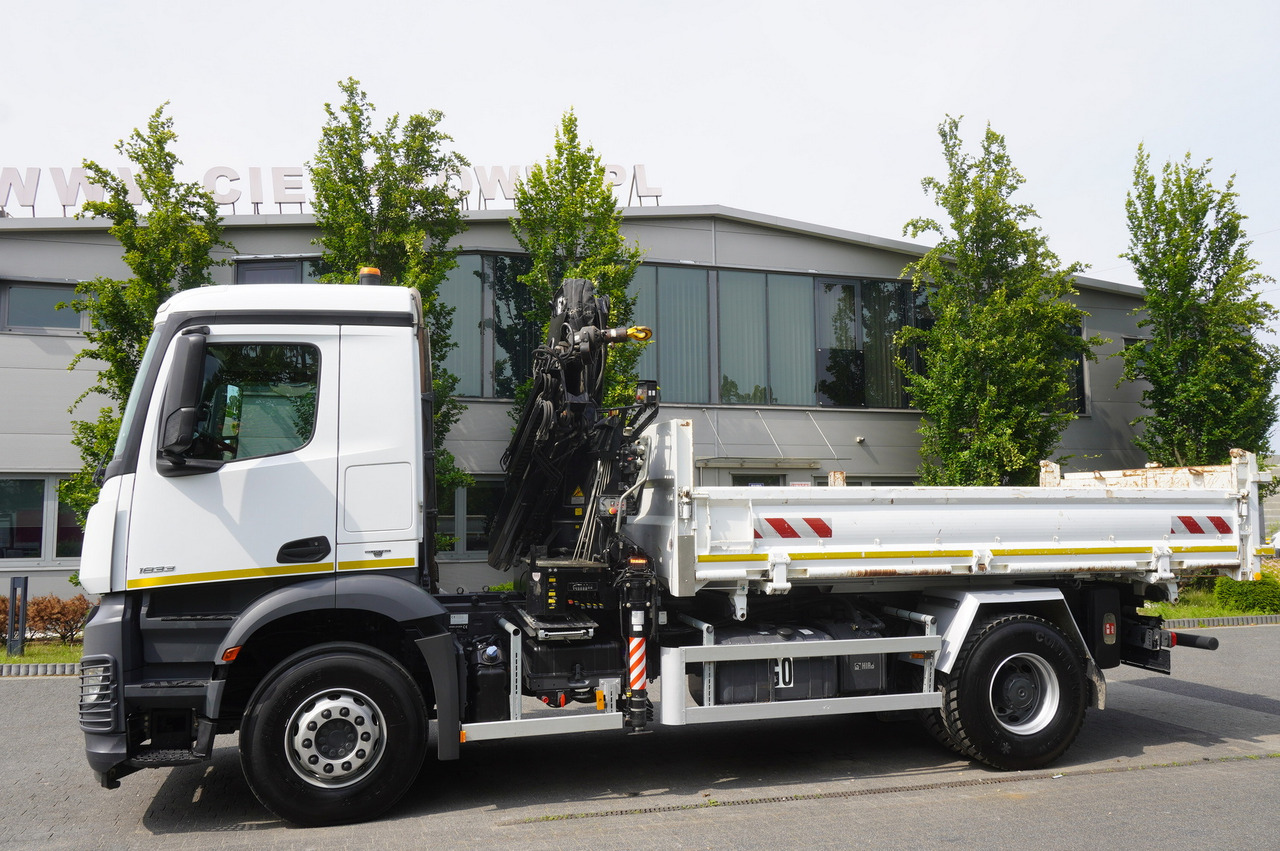 MERCEDES-BENZ Arocs 1833 / 87,000 km!!! / Hds HIAB X-DUO 128 B-2 / three-sided tipper - Бортова вантажівка/ Платформа, Вантажівка з маніпулятором: фото 5 MERCEDES-BENZ Arocs 1833 / 87,000 km!!! / Hds HIAB X-DUO 128 B-2 / three-sided tipper - Бортова вантажівка/ Платформа, Вантажівка з маніпулятором: фото 5