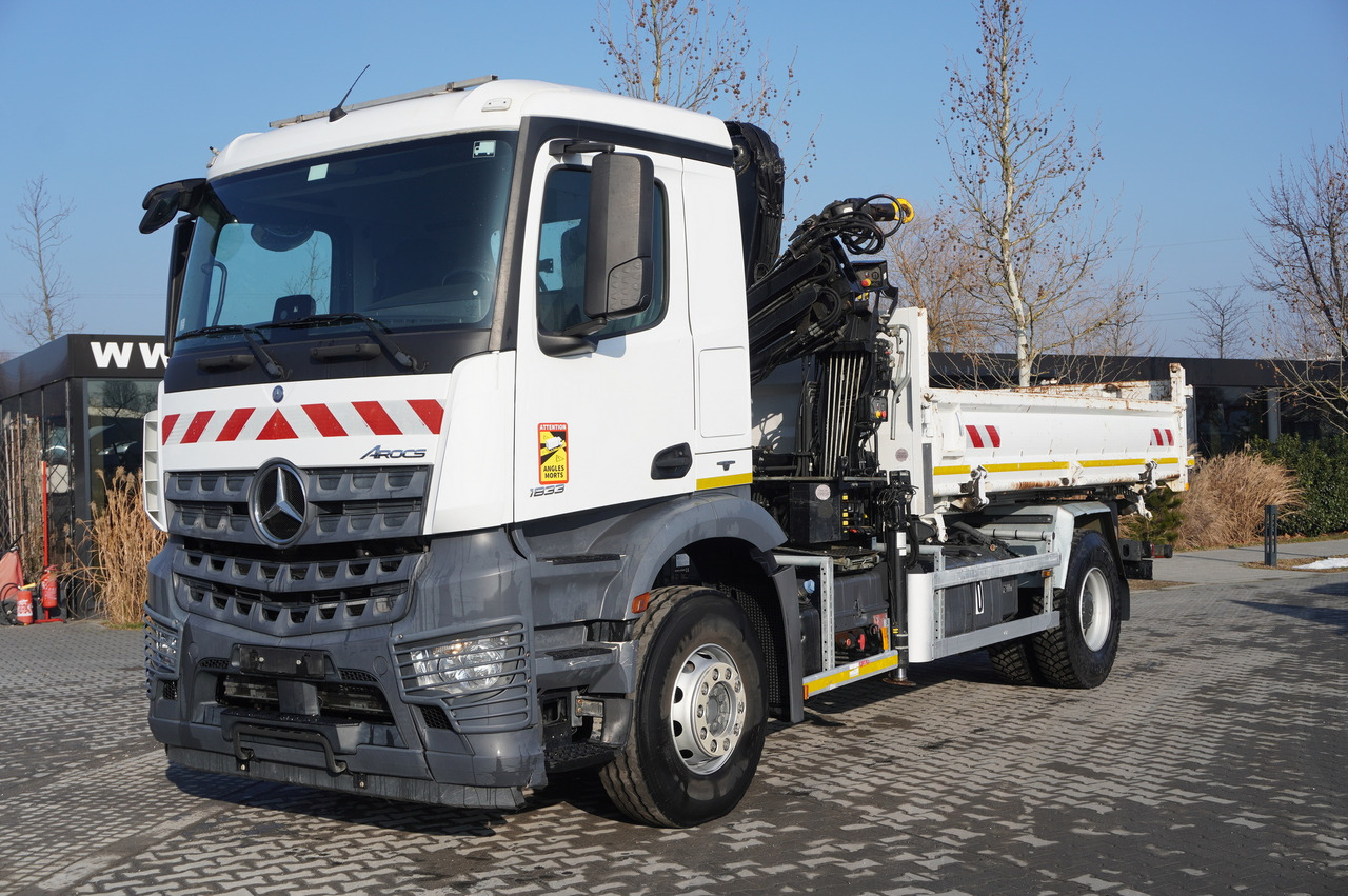 MERCEDES-BENZ Arocs 1833 / 87,000 km!!! / Hds HIAB X-DUO 128 B-2 / three-sided tipper - Бортова вантажівка/ Платформа, Вантажівка з маніпулятором: фото 3 MERCEDES-BENZ Arocs 1833 / 87,000 km!!! / Hds HIAB X-DUO 128 B-2 / three-sided tipper - Бортова вантажівка/ Платформа, Вантажівка з маніпулятором: фото 3