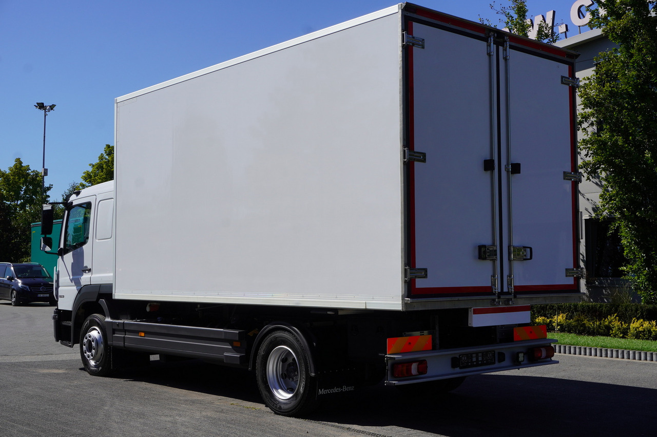 MERCEDES-BENZ Atego 1223 / Bitemperature Refrigerator 12 EPAL / Full ADR / Sleeper cab / 175 tho. km - Рефрижератор вантажівка: фото 3 MERCEDES-BENZ Atego 1223 / Bitemperature Refrigerator 12 EPAL / Full ADR / Sleeper cab / 175 tho. km - Рефрижератор вантажівка: фото 3