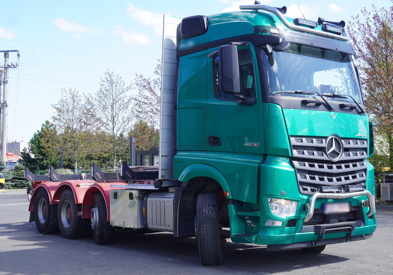 Mercedes-Benz Arocs 3563 8 × 4 / 630 HP / steered axle / Logging superstructure - Вантажівка з маніпулятором: фото 1 Mercedes-Benz Arocs 3563 8 × 4 / 630 HP / steered axle / Logging superstructure - Вантажівка з маніпулятором: фото 1