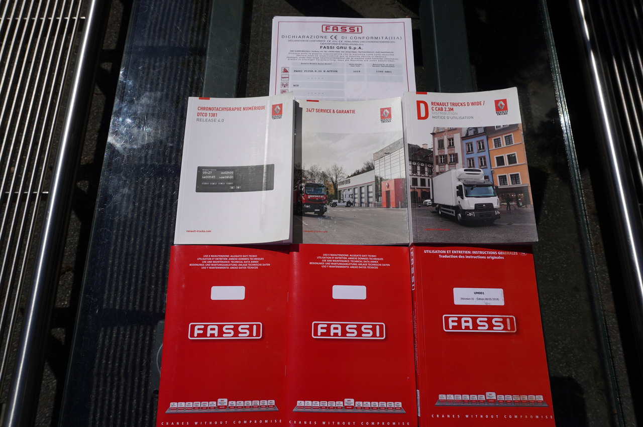 Бортова вантажівка/ Платформа, Вантажівка з маніпулятором RENAULT C280 DTI 8 / FASSI crane 5.6 T / range 8 m / Flatbed 15 EPAL: фото 26