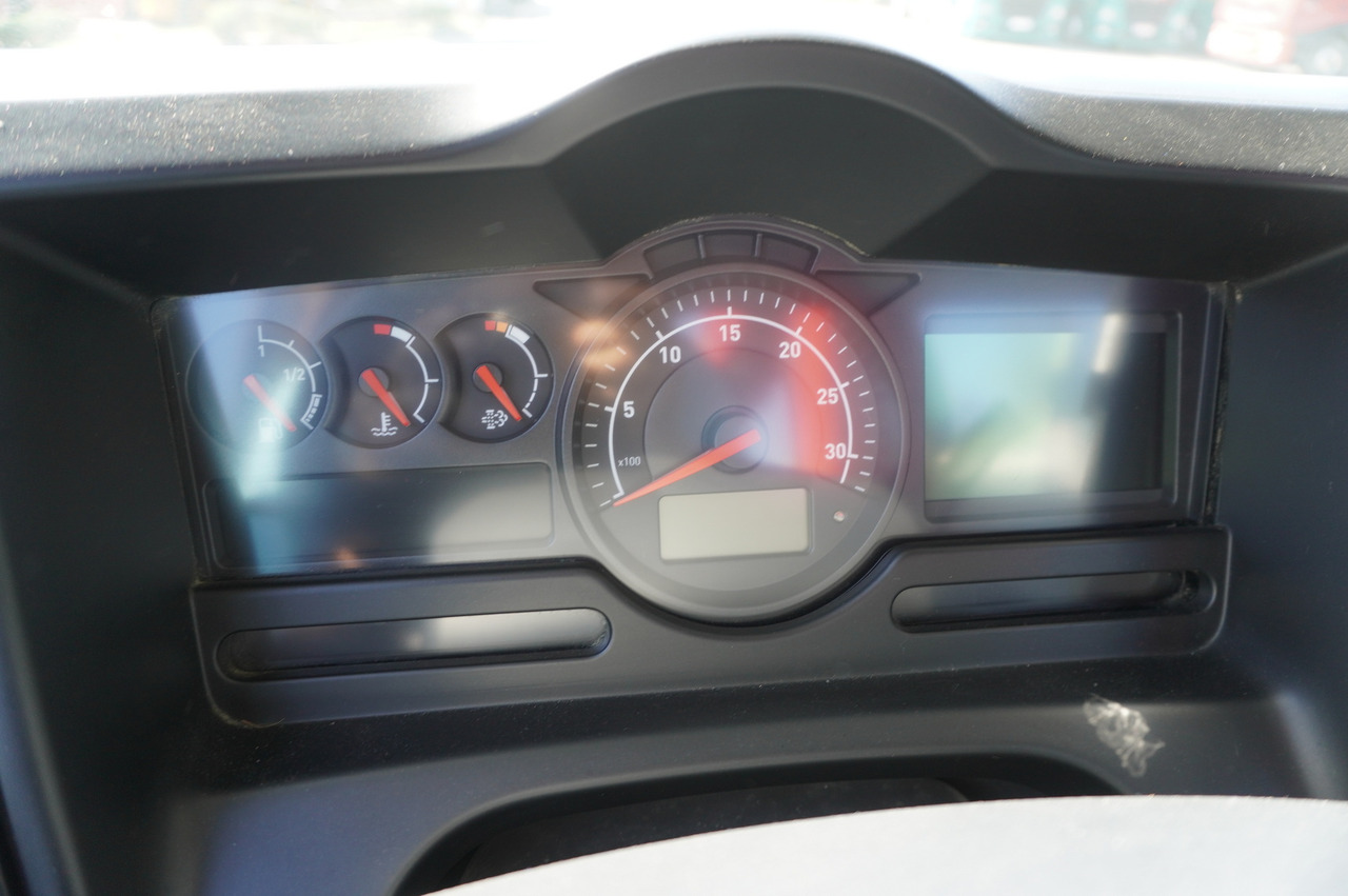 Бортова вантажівка/ Платформа, Вантажівка з маніпулятором RENAULT C280 DTI 8 / FASSI crane 5.6 T / range 8 m / Flatbed 15 EPAL: фото 22