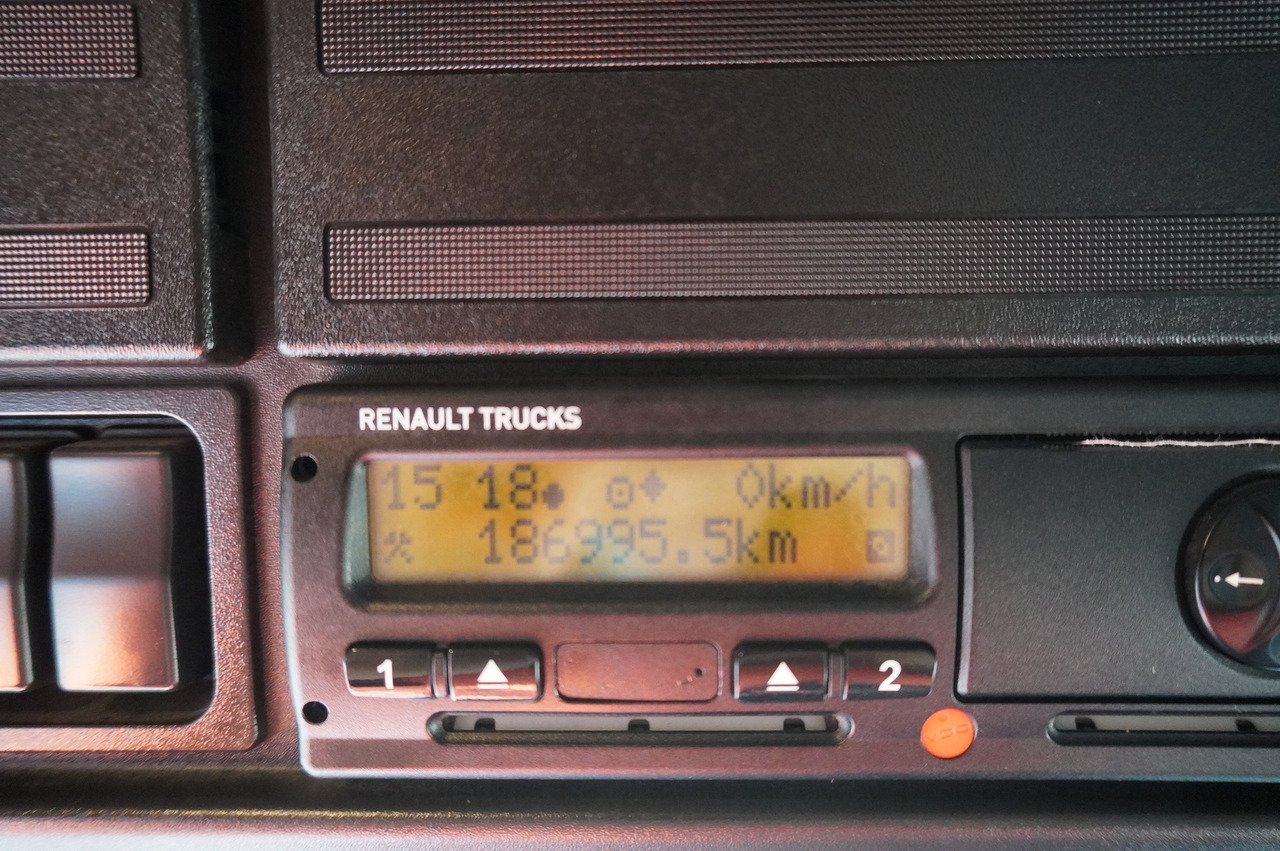 RENAULT D12 / 180,000 km / frame 9.15 m - Вантажівка шасі: фото 3 RENAULT D12 / 180,000 km / frame 9.15 m - Вантажівка шасі: фото 3