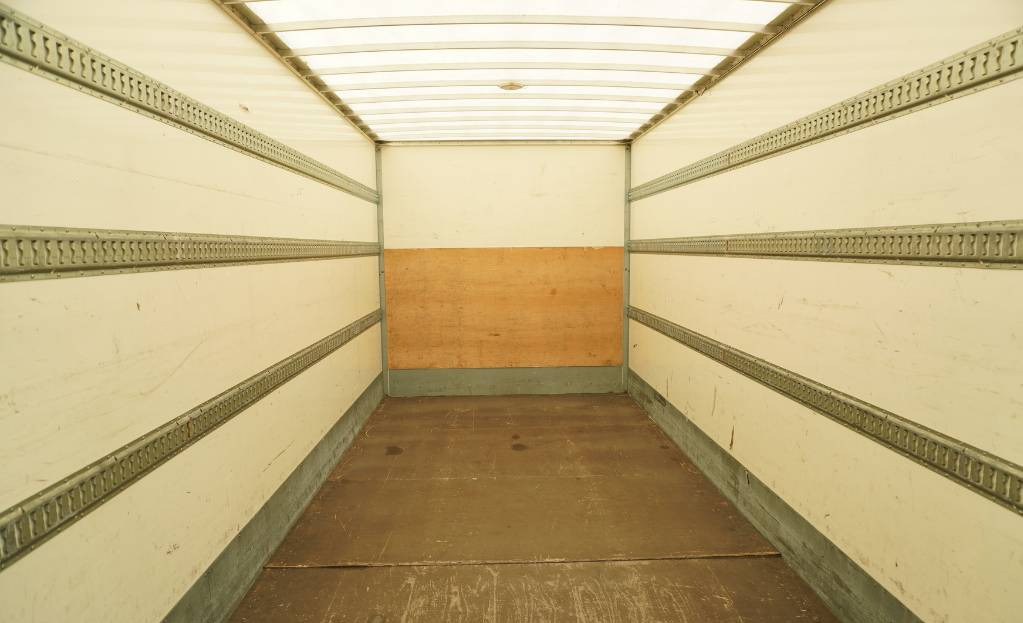 RENAULT D12 E6 / Container 18 pallets / tail lift - Вантажівка з закритим кузовом: фото 5 RENAULT D12 E6 / Container 18 pallets / tail lift - Вантажівка з закритим кузовом: фото 5