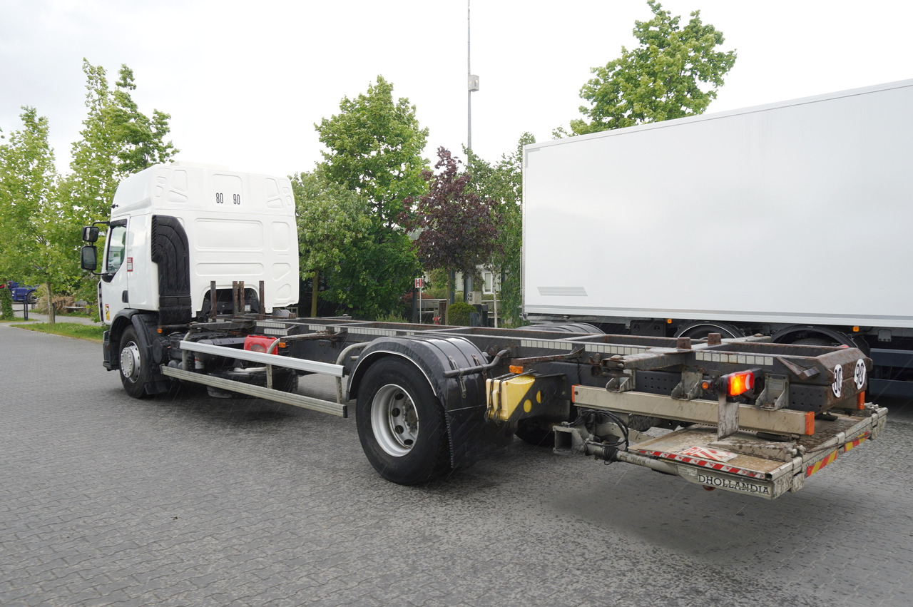 RENAULT D19 Wide Glob / BDF / load capacity 11t / 280 thousand km / tail lift - Вантажівка шасі: фото 3 RENAULT D19 Wide Glob / BDF / load capacity 11t / 280 thousand km / tail lift - Вантажівка шасі: фото 3