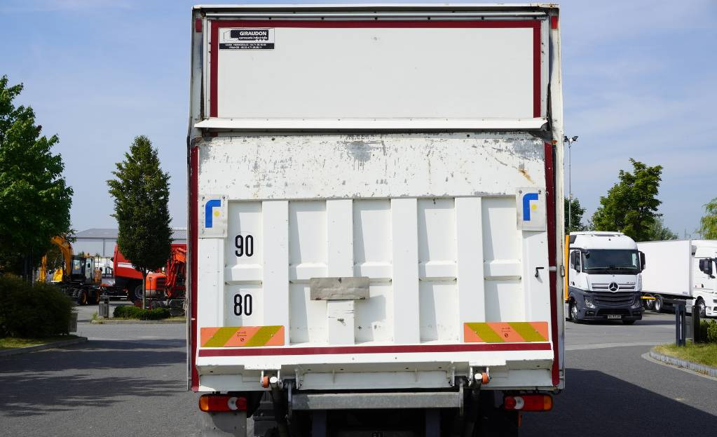 RENAULT Renault D12 E6 / Container 18 pallets / Lift - Вантажівка з закритим кузовом: фото 4 RENAULT Renault D12 E6 / Container 18 pallets / Lift - Вантажівка з закритим кузовом: фото 4