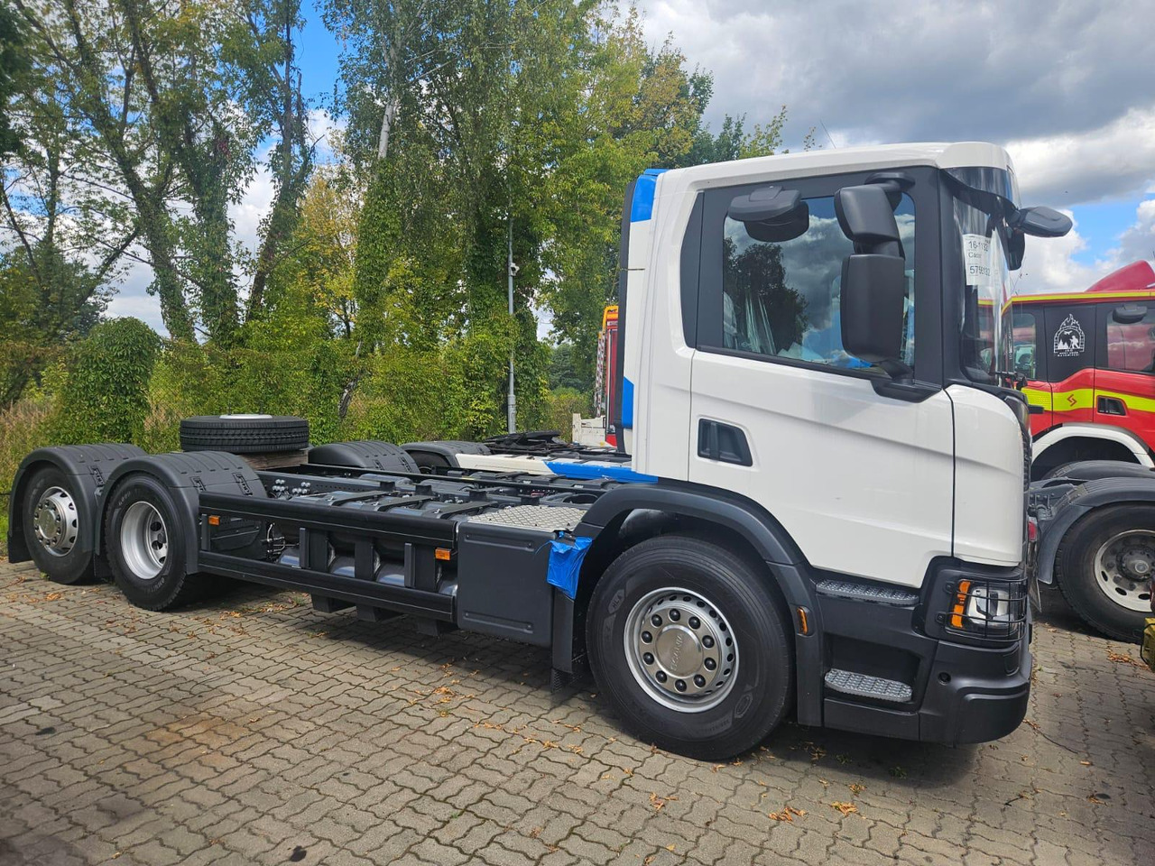 SCANIA P 340 B6x2*4NA / chassis frame / steering axle / CNG - Вантажівка шасі: фото 3 SCANIA P 340 B6x2*4NA / chassis frame / steering axle / CNG - Вантажівка шасі: фото 3