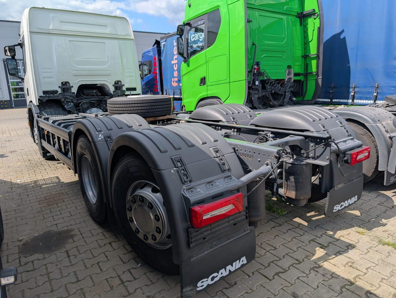 SCANIA P 340 B6x2*4NA / chassis frame / steering axle / CNG / large cab / 8 units - Вантажівка шасі: фото 4 SCANIA P 340 B6x2*4NA / chassis frame / steering axle / CNG / large cab / 8 units - Вантажівка шасі: фото 4